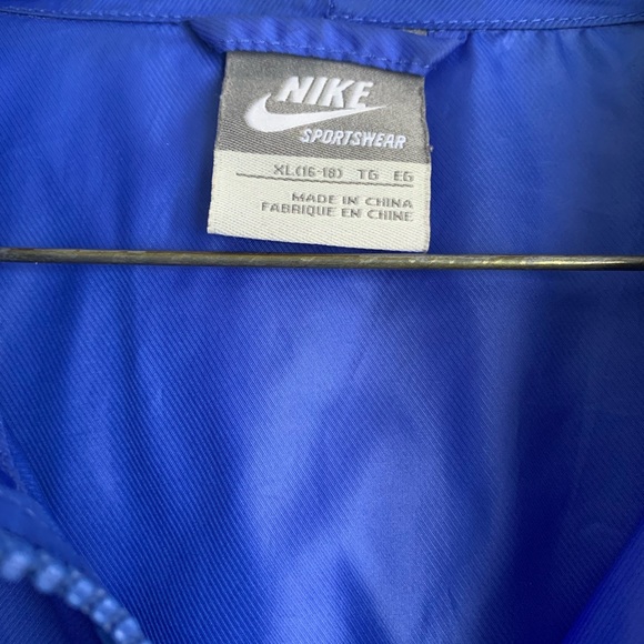 Nike Coat - Picture 3 of 3